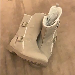 Girls Oshkosh boots!